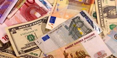 Курсы валют  на 31 июля: курс доллара – 2.99, курс евро – 3.46, 100 российских рублей – 3.6868